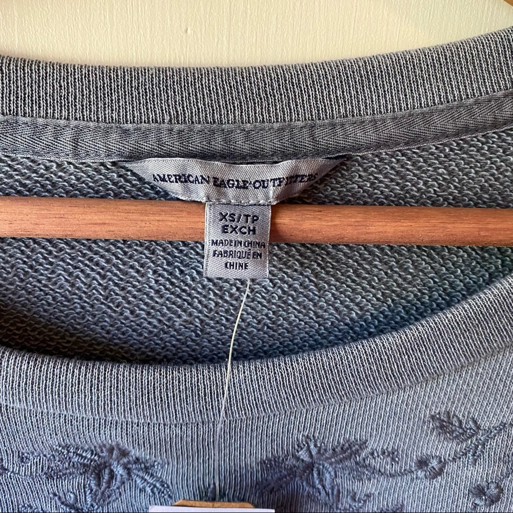 American Eagle Outfitters Blue Grey Flower Embroidered Sweatshirt Size XS - Picture 6 of 9